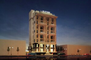 Exterior - PAROSAND Hanoi Hotel & Apartment (Tay Ho)