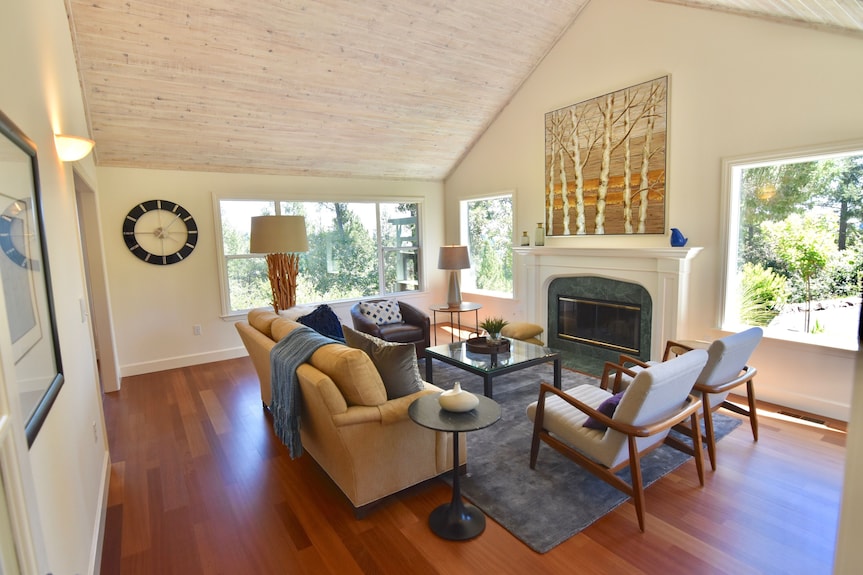 Secluded Luxury Wine Country Home In The Hills Of West Sonoma County. Sleeps 10. - Occidental, CA