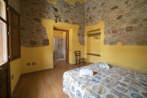 Double Room, Accessible | 1 bedroom, blackout drapes, free WiFi, bed sheets - Arroccas de Is Istellas (Arbus)