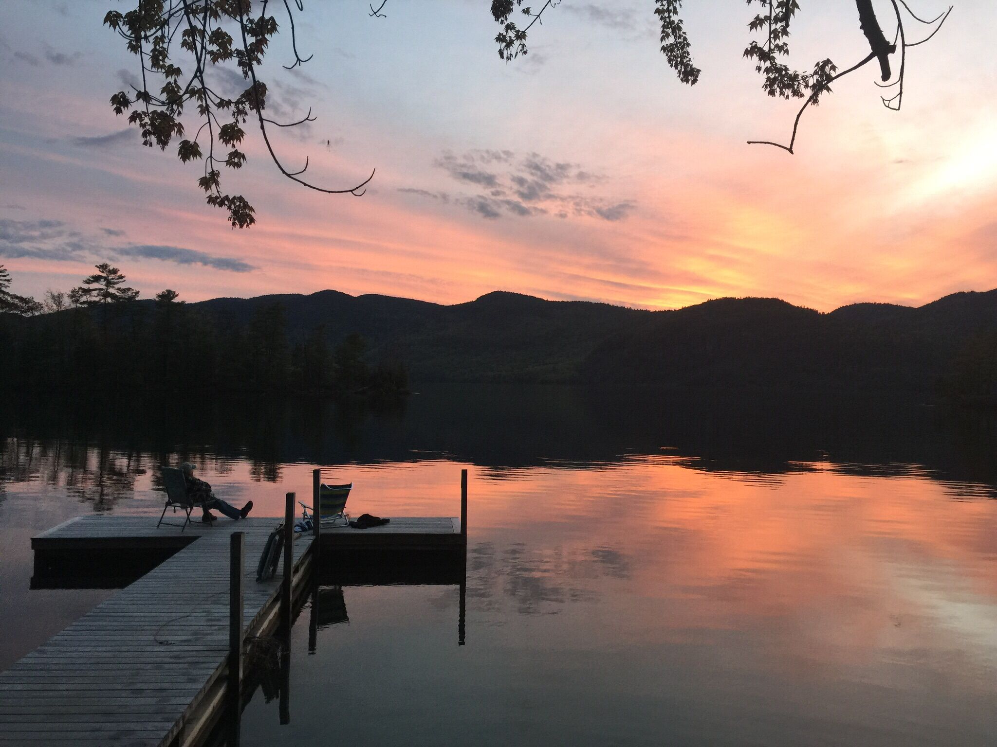 On Water, Gorgeous Views, Private 3 Bed Updated Antique Cottage.
