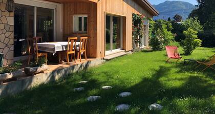 SEVRIER, VILLA PLAIN PIED, 10M DE LA PISTE, 3 MIN DU LAC, 7 pers