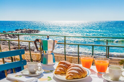 Il Balcone sul Prino - directly in front of the sea, newly renovated, for 6 people