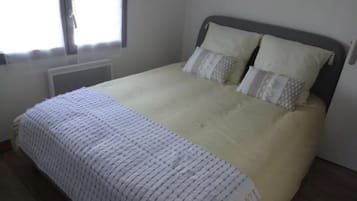 2 Schlafzimmer, Bügeleisen/Bügelbrett, Reisekinderbett, kostenloses WLAN