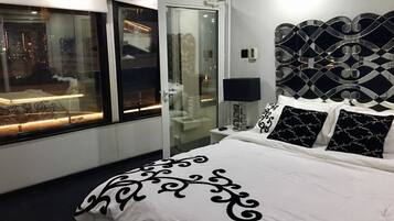 Studio Deluks, pemandangan kanal | Kedap suara dan seprai linen