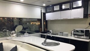 Interior - The HouseBoat Mermaid (Dubai)