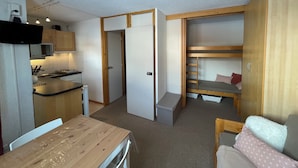 TV, ping pong - Studio, at the foot of the Belle Plagne slopes, sleeps 4, wifi included. (La Plagne Tarentaise)
