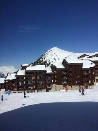 Studio, at the foot of the Belle Plagne slopes, sleeps 4, wifi included.