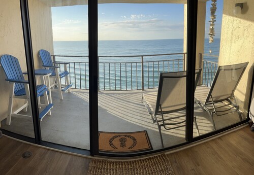 Gorgeous Oceanfront Condo