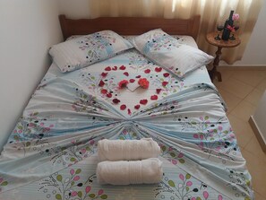 Huoneisto, rantanäköala | Oleskelualue | Taulutelevisio