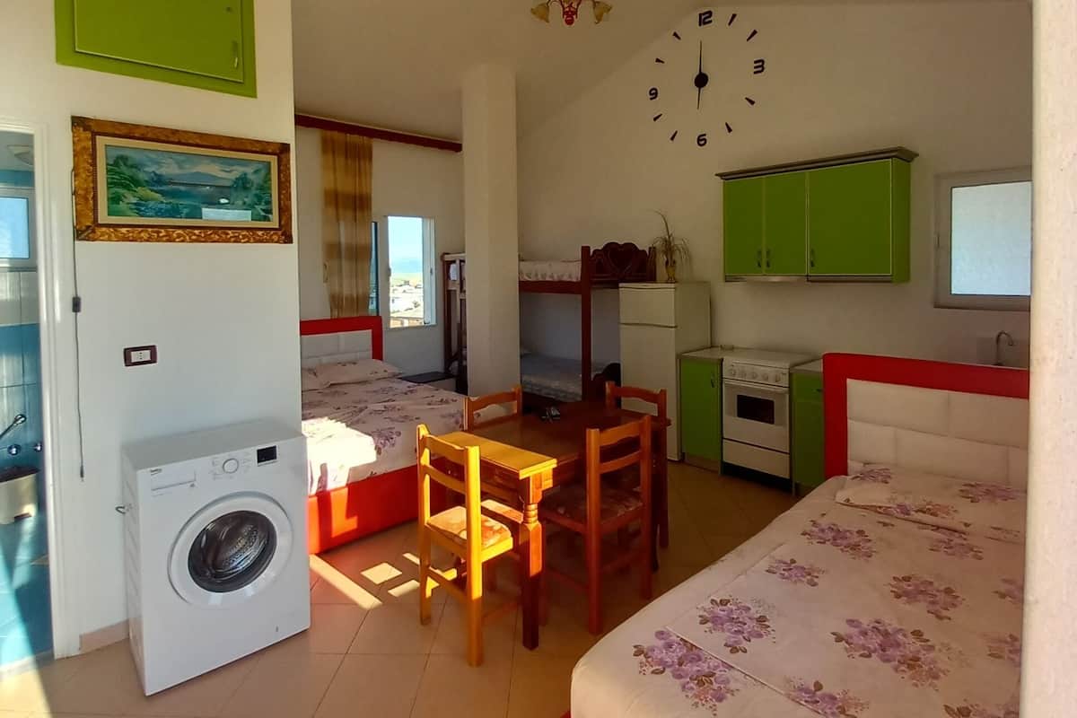 Panoramic Studio, Sea View