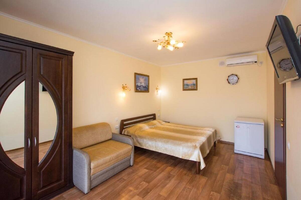 1 bedroom, in-room safe, laptop workspace, blackout curtains