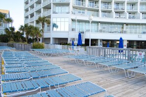Terrace/patio - Beautiful Oceanfront Suite w/ Great View + Official On-Site Rental Privileges (Myrtle Beach)