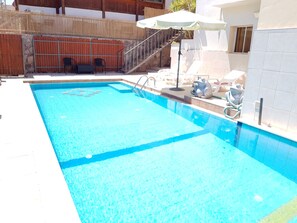 Kolam renang terbuka 