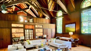 Smart TV, fireplace, DVD player, books - 1800's Church, Restored And Converted To A Designers Private Beach Retreat (Coloma)