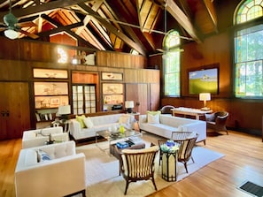 Smart TV, fireplace, DVD player, books