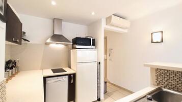 Fridge, microwave, dishwasher