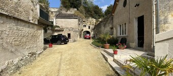 Gîte du Donjon, 16th century, private courtyard, between Beauval zoo and Chenonceaux