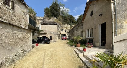 Gßte du Donjon, XVIe siÚcle, cour privée, entre zoo de Beauval et Chenonceaux