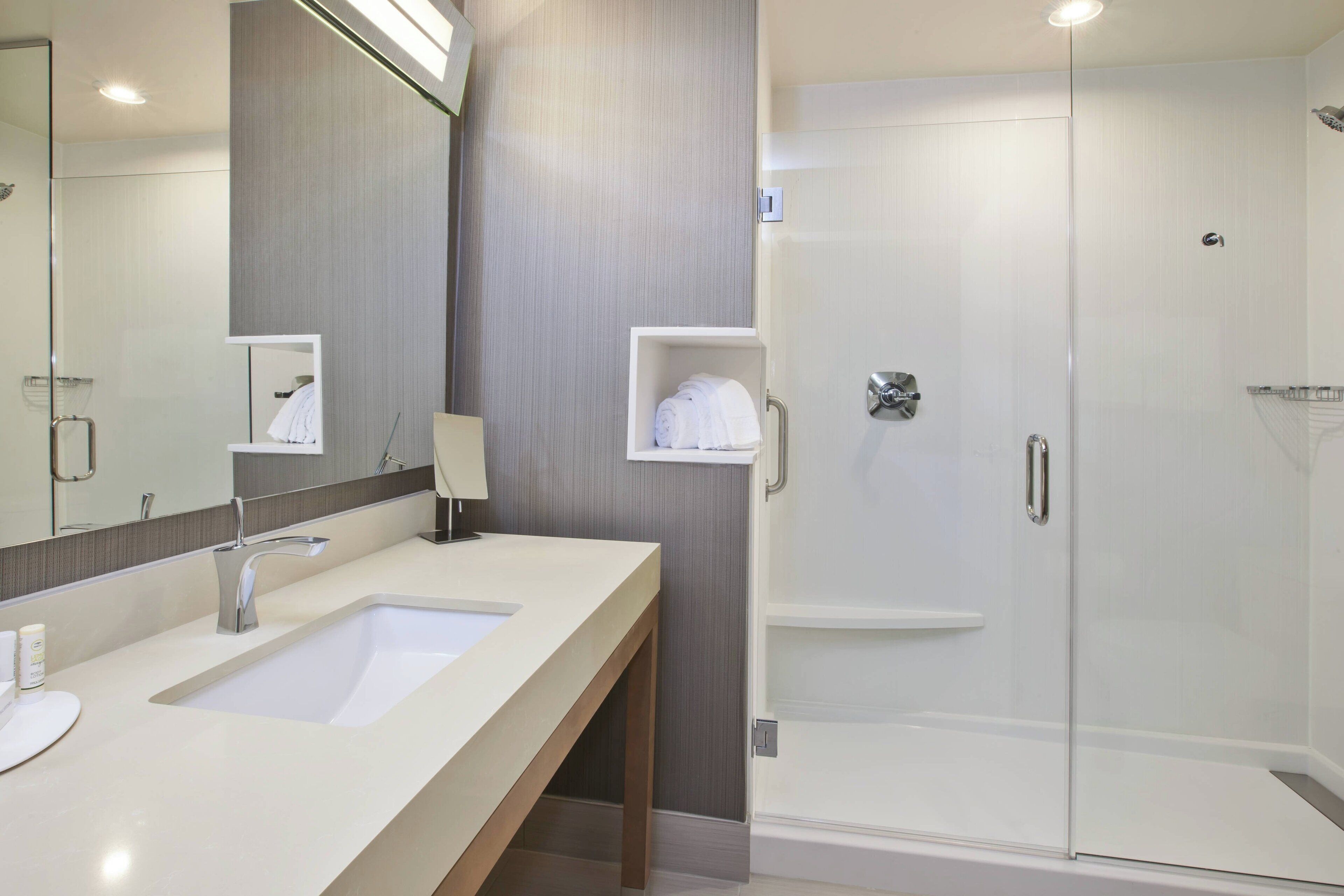 suite, 1 bedroom | bathroom | free toiletries, hair dryer, towels, soap