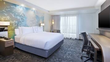 Escritorio, cortinas opacas, tabla de planchar con plancha y wifi gratis