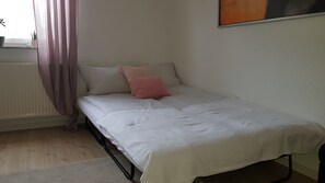 1 bedroom, travel cot, WiFi, bed sheets