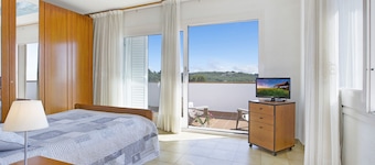 2NUR01 - House for 10 people with private pool and sea views near the beach of Blanes