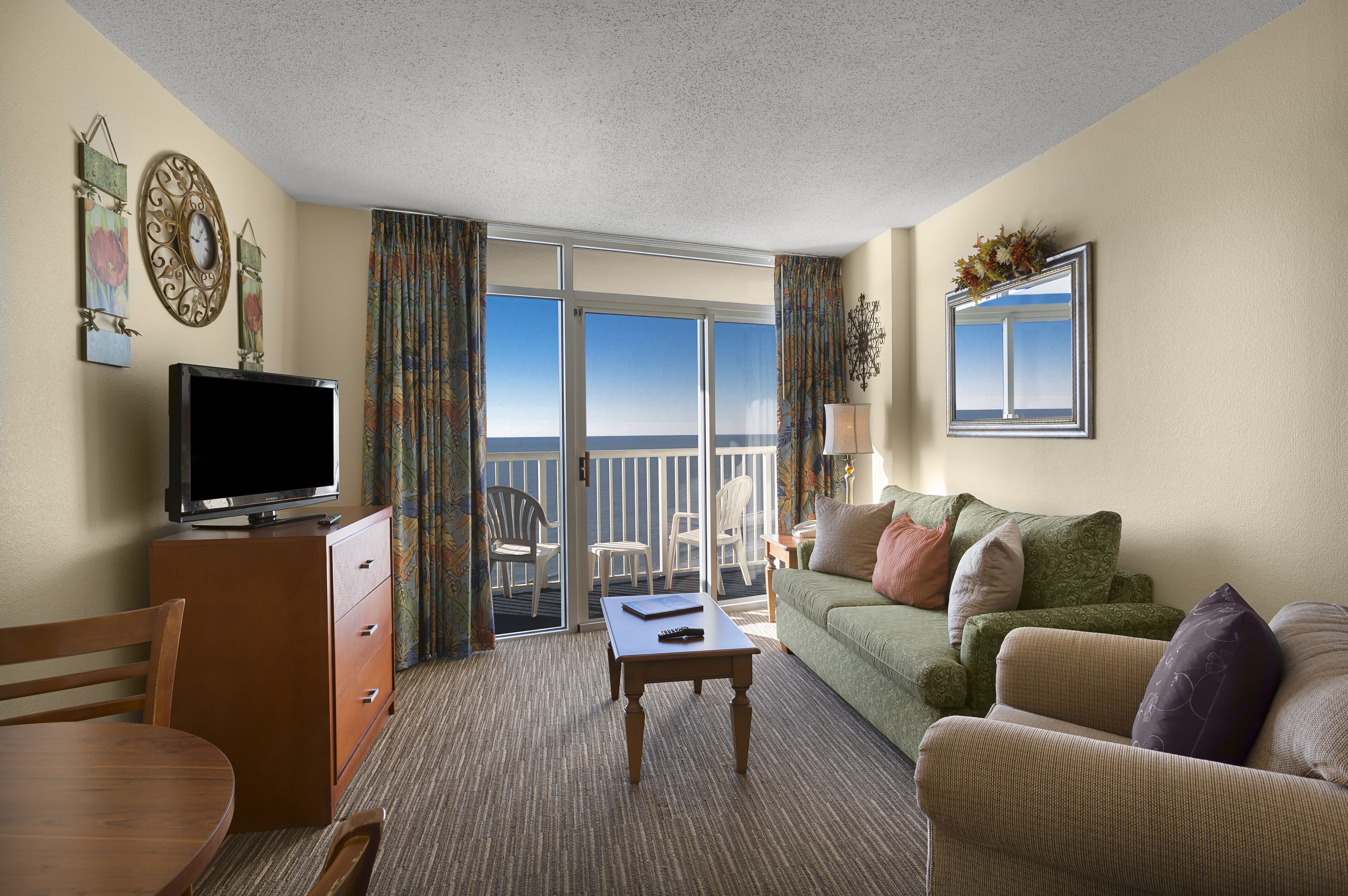 Oceanfront One Bedroom King w/ Great View + Official On-Site Rental Privileges