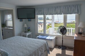 6 bedrooms, iron/ironing board, free WiFi