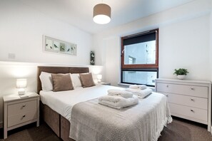 Unclassified image, 4 of 25, button