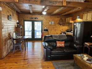 Televisie en een open haard