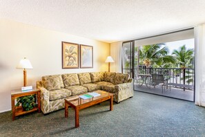 Una televisión, una consola de videojuegos, un reproductor de DVD