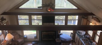 Perfect spot for fishing the White River/Small cabin sleeps 2-4/1 Bdrm with loft