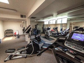 Fitness facility - Palm Springs Deauville Condo - Ideally Located (Palm Springs)