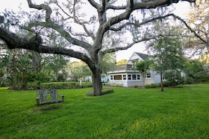 Grounds & West Deck