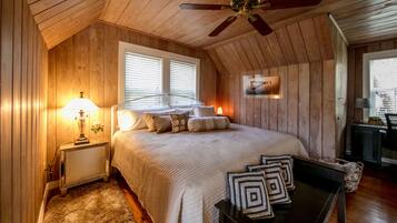 1 bedroom, desk, free WiFi, bed sheets