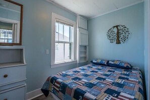 3 bedrooms, iron/ironing board, WiFi