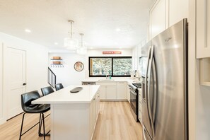 Fridge, microwave, oven, stovetop - Luxury Condo, Community Amenities & Year-Round Recreation at Park City Racquet Club Sanctuary (Park City)