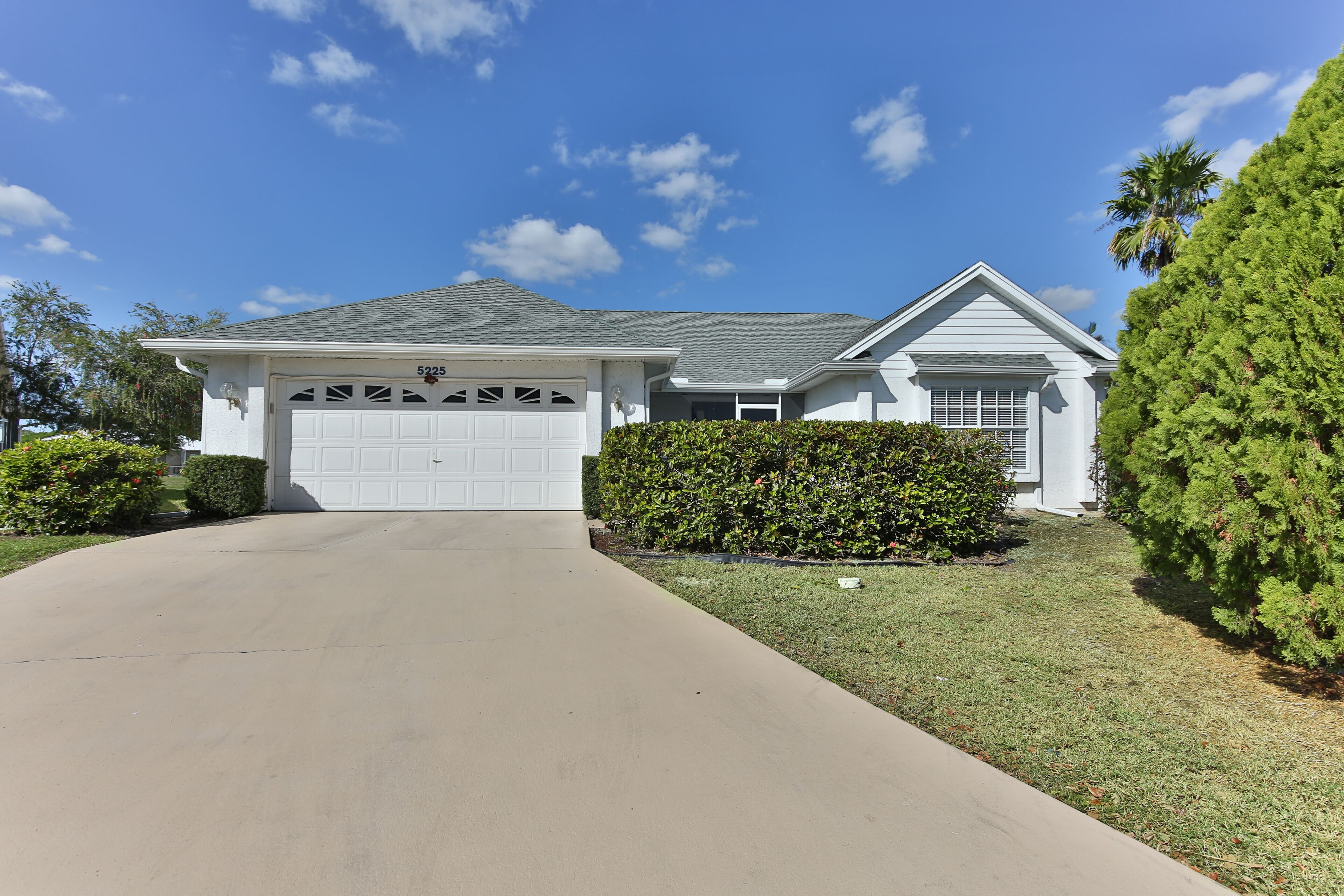 Spectacular Lake View, Spacious 3/2, 10 Minutes From Downtown