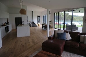 TV, fireplace, DVD player, ping pong