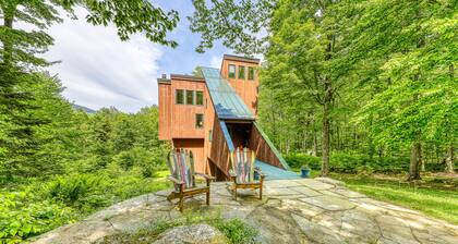 Ski koti metsässä w / oma kylpytynnyri, takka ja vuoristomaisemat