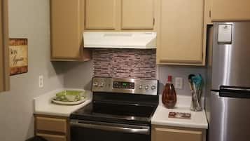 Refrigerador, microondas, horno y lavavajillas