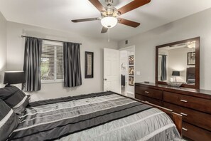 2 bedrooms, memory foam beds, iron/ironing board, free WiFi