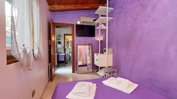 1 camera, Wi-Fi, lenzuola