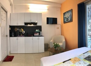 Fridge, oven, dining tables - Springhome R101 - Home sweet home! (Ho chi minh)