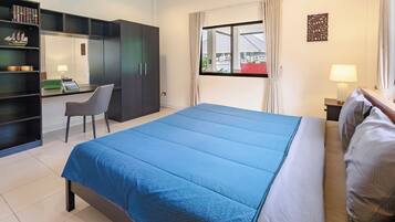 6 bedrooms, in-room safe, iron/ironing board, travel crib