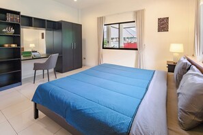 6 bedrooms, in-room safe, iron/ironing board, travel crib - Villa Pattaya Hill minutes from the Beach / Pattaya / FREE Electricity (Muang Pattaya)