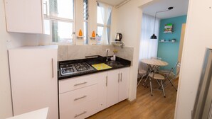 Private kitchen - ⭐ Best Location - 2 Bed + 2 Bath Private Apartment + WIFI (Chapinero)
