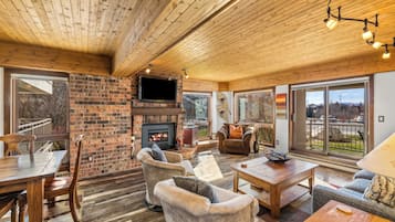 Televisión, chimenea