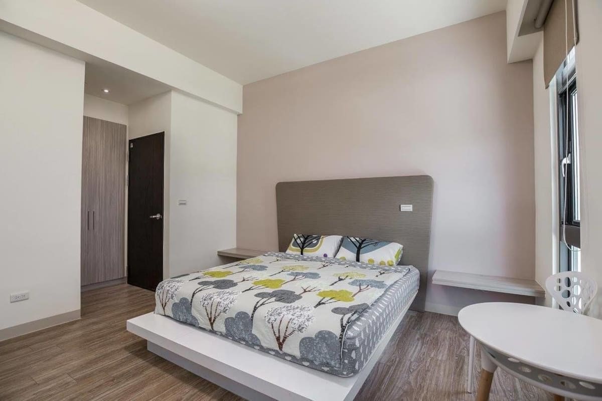 204 | Desk, free WiFi, bed sheets