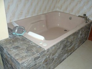 Ensemble douche/baignoire, baignoire Ă jets